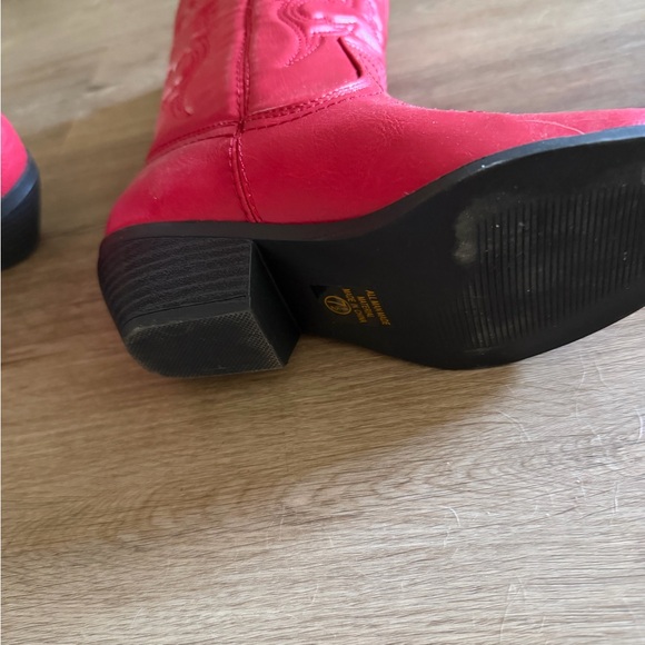 Red Western Style Women's Boots - Picture 3 of 6